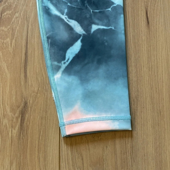 Athleta Women’s size Small ElationPrint 7/8 - Picture 3 of 7